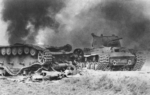 Lính tăng Liên Xô và những cú đâm vào xe tăng và tàu bọc thép của địch